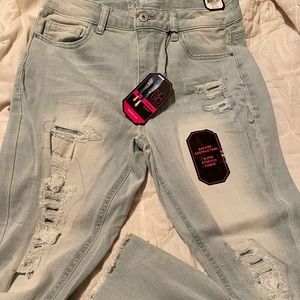 NWT juniors distressed jeans No Boundaries